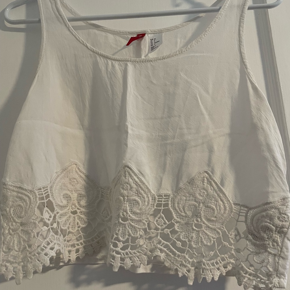 Cropped lace tank